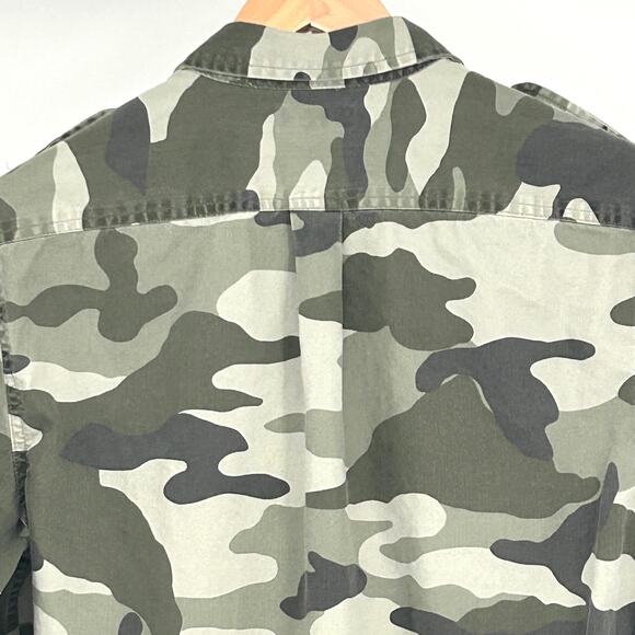 Gap Classic Fit Camo Long Sleeve Button Up Shirt Mens Medium Military Army Green - Picture 8 of 9